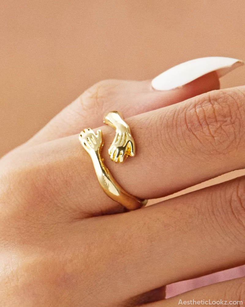 Hug Me Ring