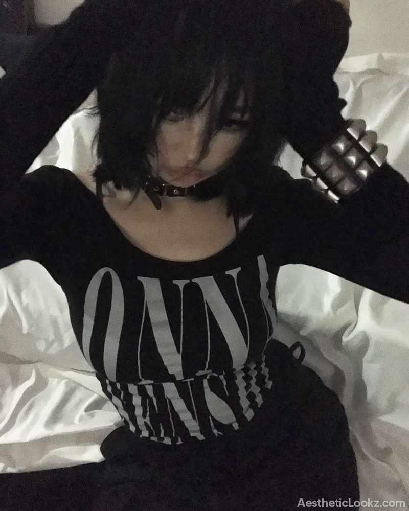 Off Shoulder Grunge Top