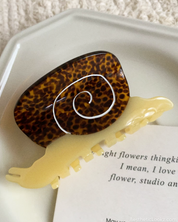 Snail Hair Claw